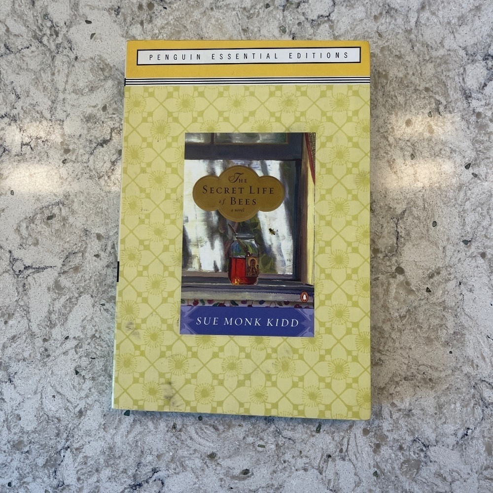 Paperback - The Secret Life of Bees‎ -